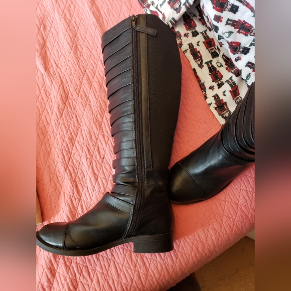 Torrid black boots - Picture 6 of 9